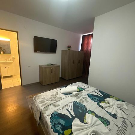 Casa Clau Hotel โอร์โชวา ภายนอก รูปภาพ