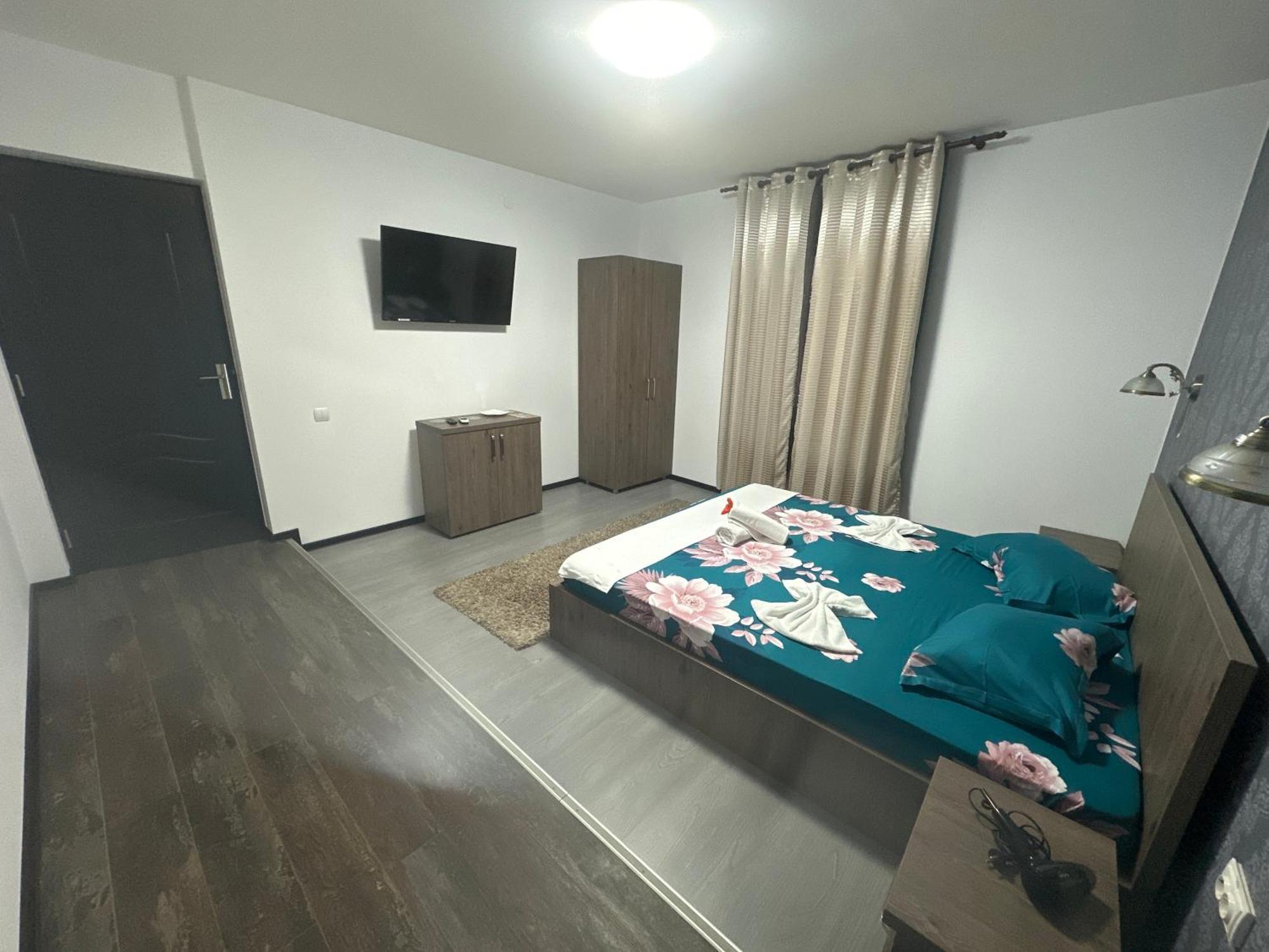 Casa Clau Hotel โอร์โชวา ภายนอก รูปภาพ