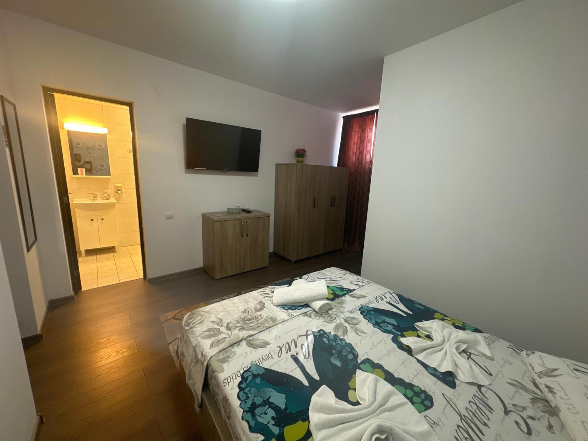 Casa Clau Hotel โอร์โชวา ภายนอก รูปภาพ