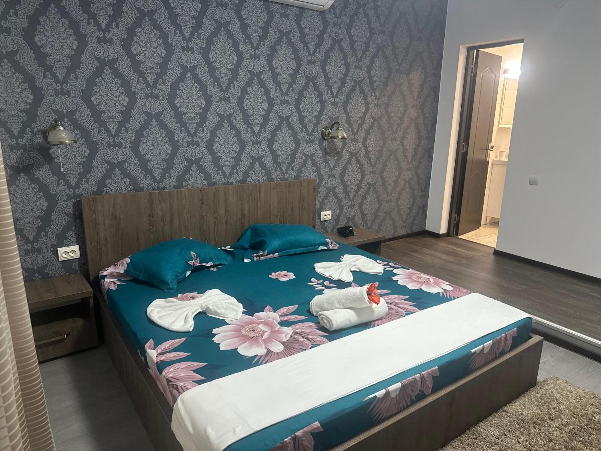 Casa Clau Hotel โอร์โชวา ภายนอก รูปภาพ